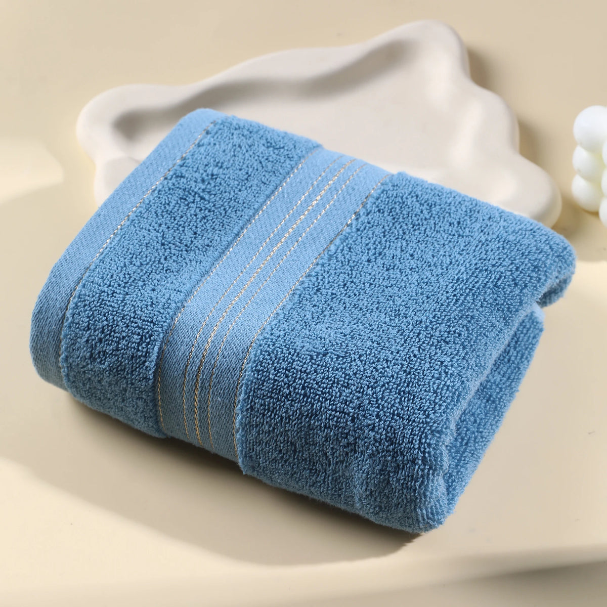Highly Absorbent Cotton Towels With Gold Thread And Fast Dry
