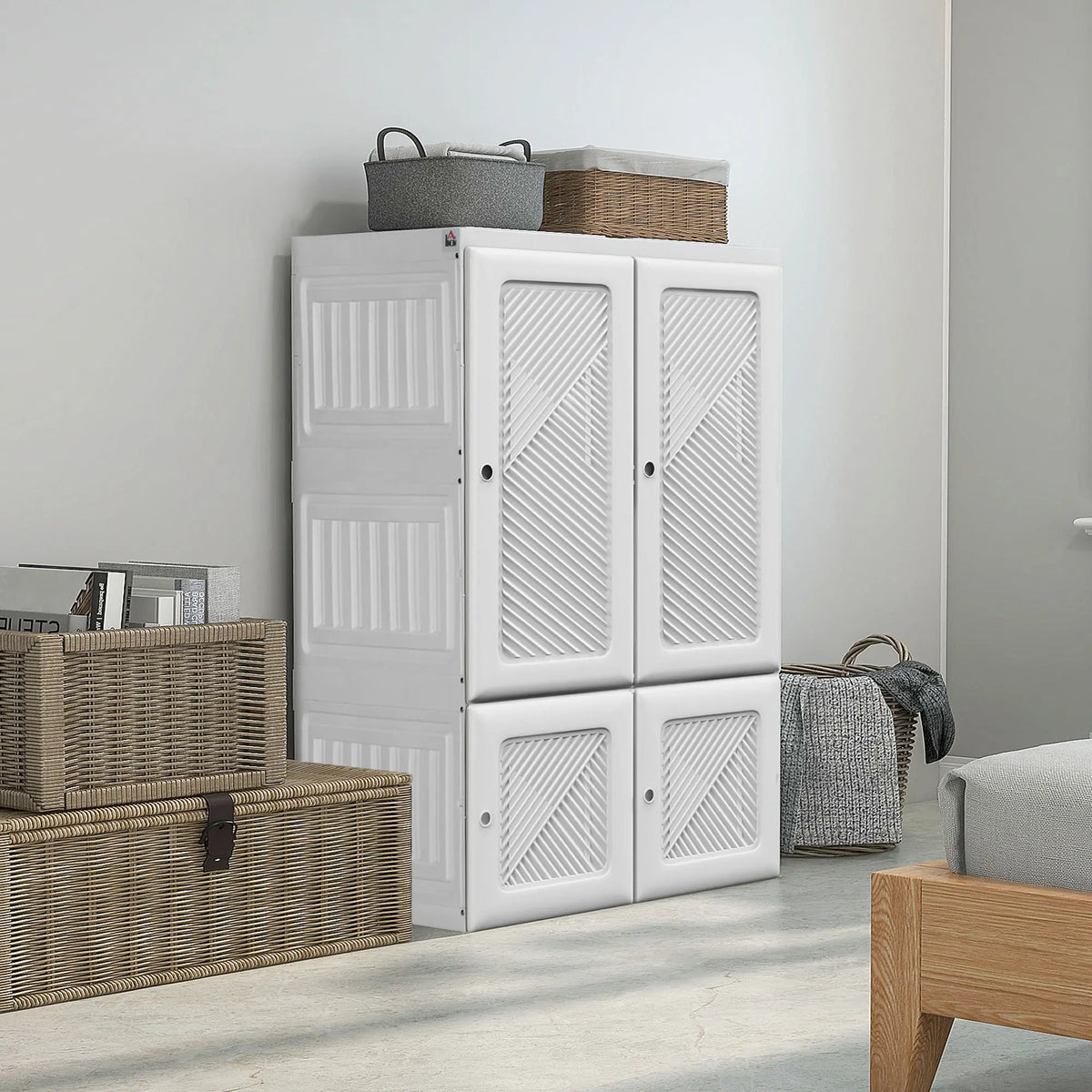 Portable Folding Wardrobe Closet With Hanging Rod And Magnetic Doors